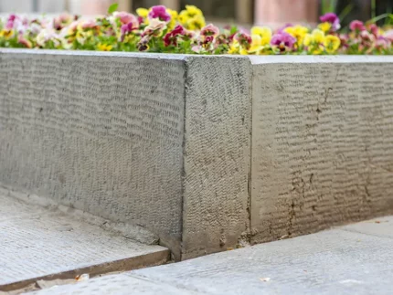 01-Bronze Marble – Kerbstone