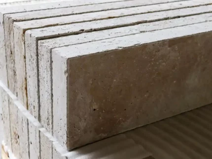 Beige Travertine-Kerbstone