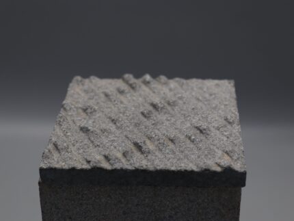 02-Колотый чёрный гранит