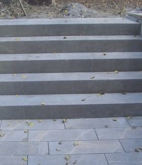 каменные ступени каменные подступенки уход за каменными ступенями герметизация камня чистка натурального камня